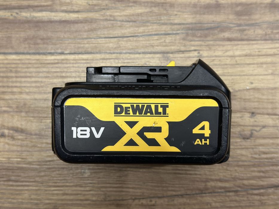 DeWalt XR DCB182 – 18V 4Ah, rok produkcji 2023
