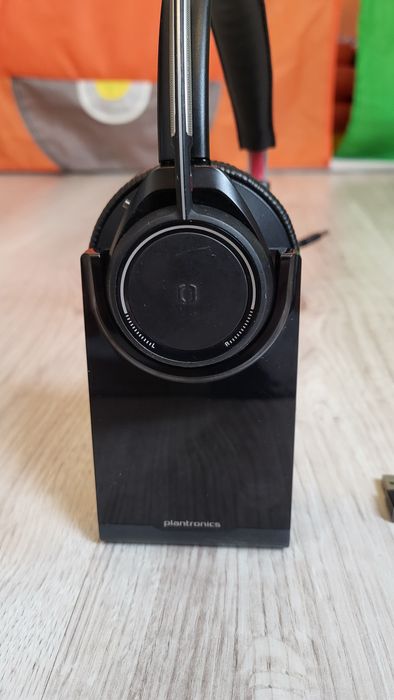 Słuchawki Plantronics Voyager Focus UC B825 Stacja