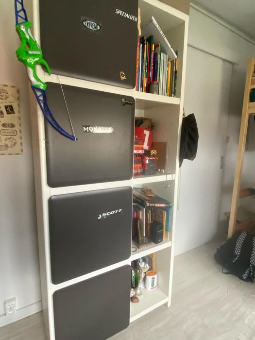 Regał do pokoju dziecięcego