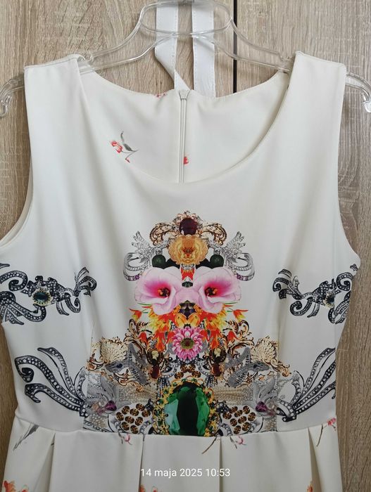 Sukienka letnia zdobiona