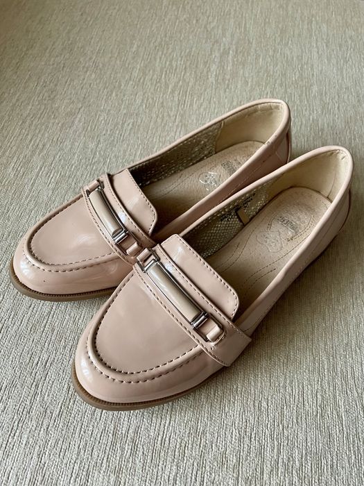 Женские туфли размер 38.