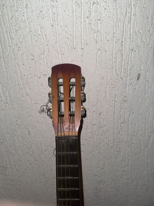 Дитяча 6 струнна гітара