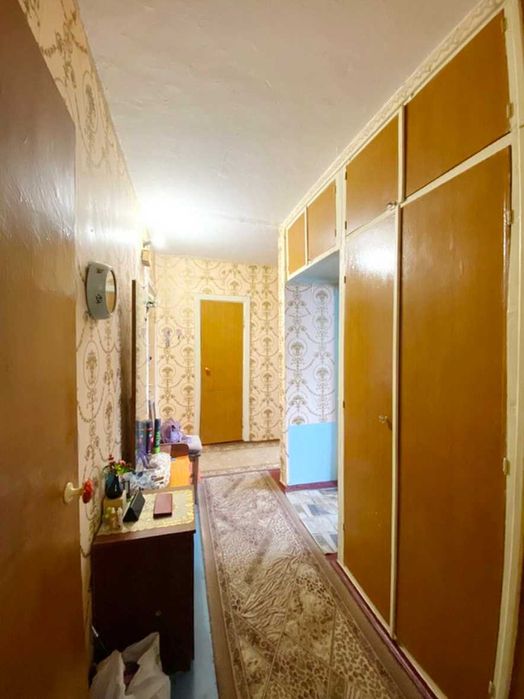 Продаю 2-кімнатну квартиру на Намиві.ц6