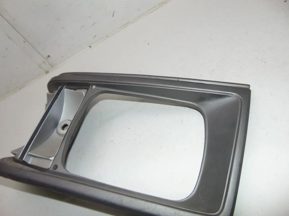 Mazda 2200 aro farol