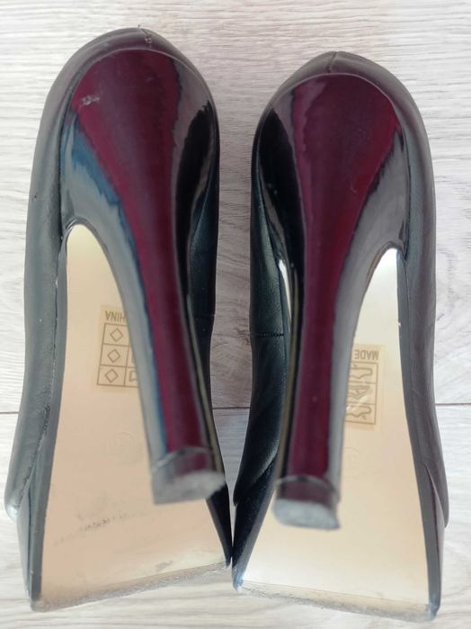 Szpilki czarne C'M PARIS rozmiar 37 prezent dla kobiety dziewczyny