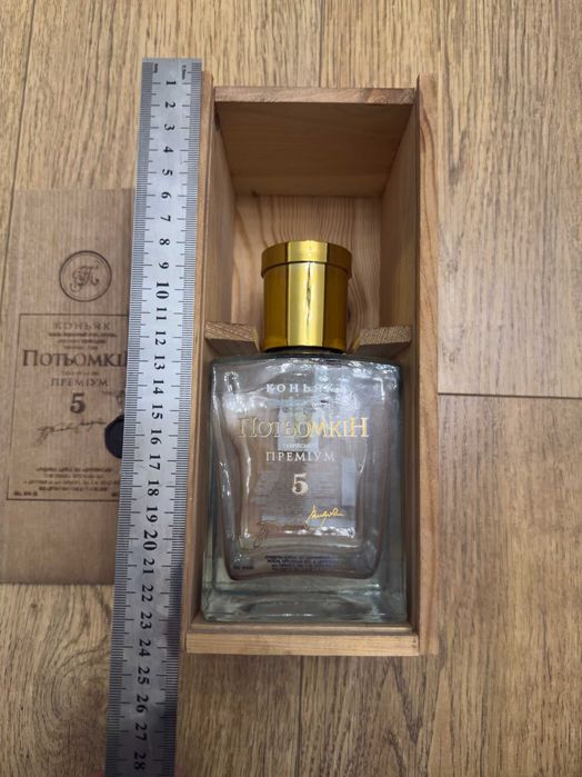 Подарункова коробка Бренді Потьомкін Преміум 5 років витримки 0.5 л