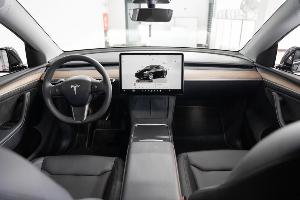 Tesla Model Y Long Range Dual Motor AWD