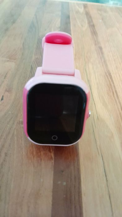 Сенсорные,водонепроницаемые  смарт часы Fa23 в новом состоянии.