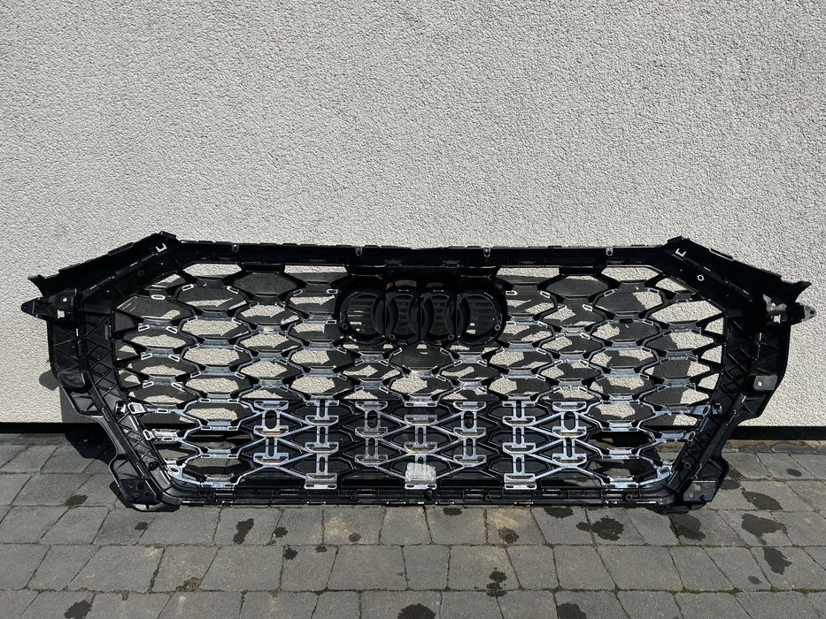 Grill chrom typu audi q3 83A.