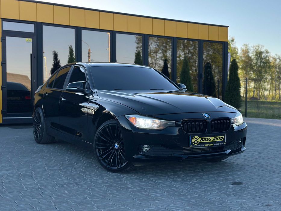 BMW 320 2013 року