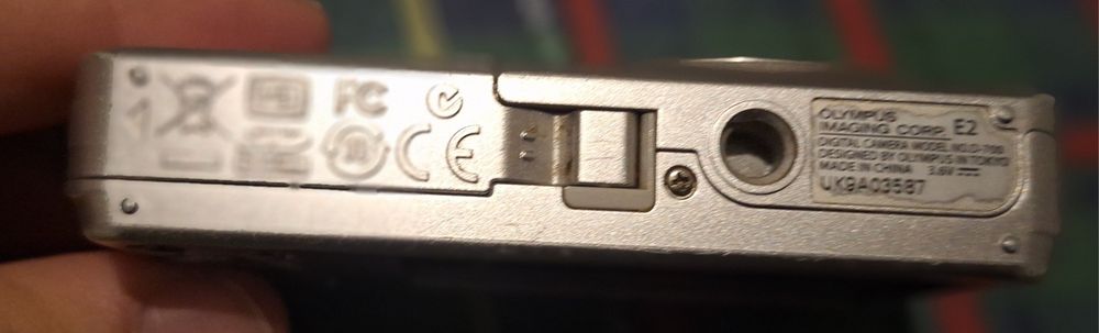 Câmera Olympus D-700 com bolsa - Sem carregador