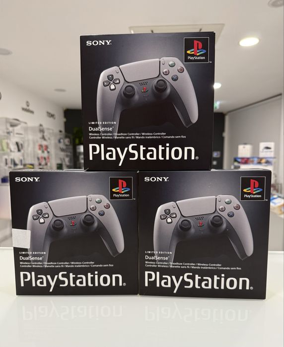 Comando sem fios DualSense™ - Edição limitada do 30 aniversário