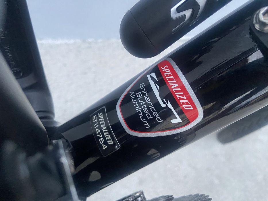 Bicicleta Híbrida Specialized Crosstrail – Muito Estimada (Como Nova)