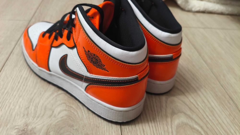 Buty Nike Air Jordan 1 Mid Orange