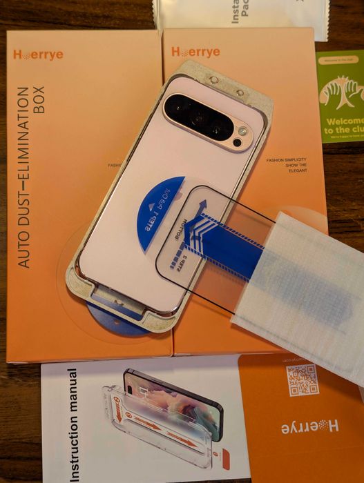 Премиальное защитное стекло Hoerrye к Pixel 9, 9 Pro, 10, 10 Pro, 11, 11 Pro (комплект 2 шт. + установочная рамка)