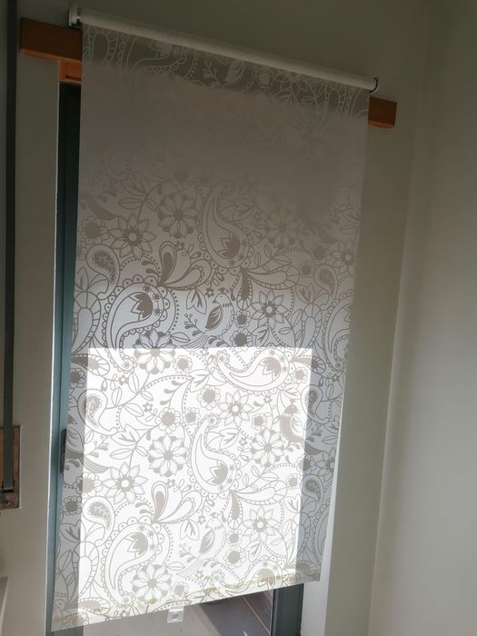 Estore de rolo branco