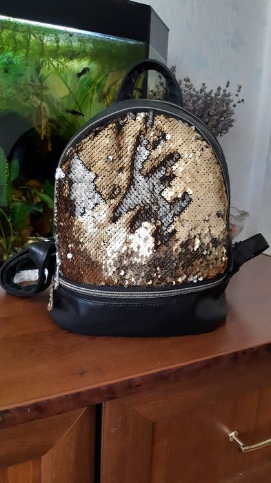 Рюкзак дівчинці для прогулянок