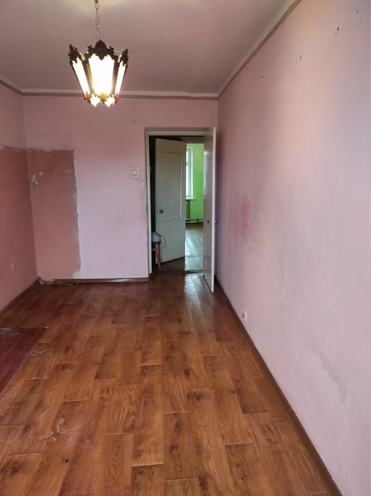 Продається двокімнатна квартира по вулиці Тищика!