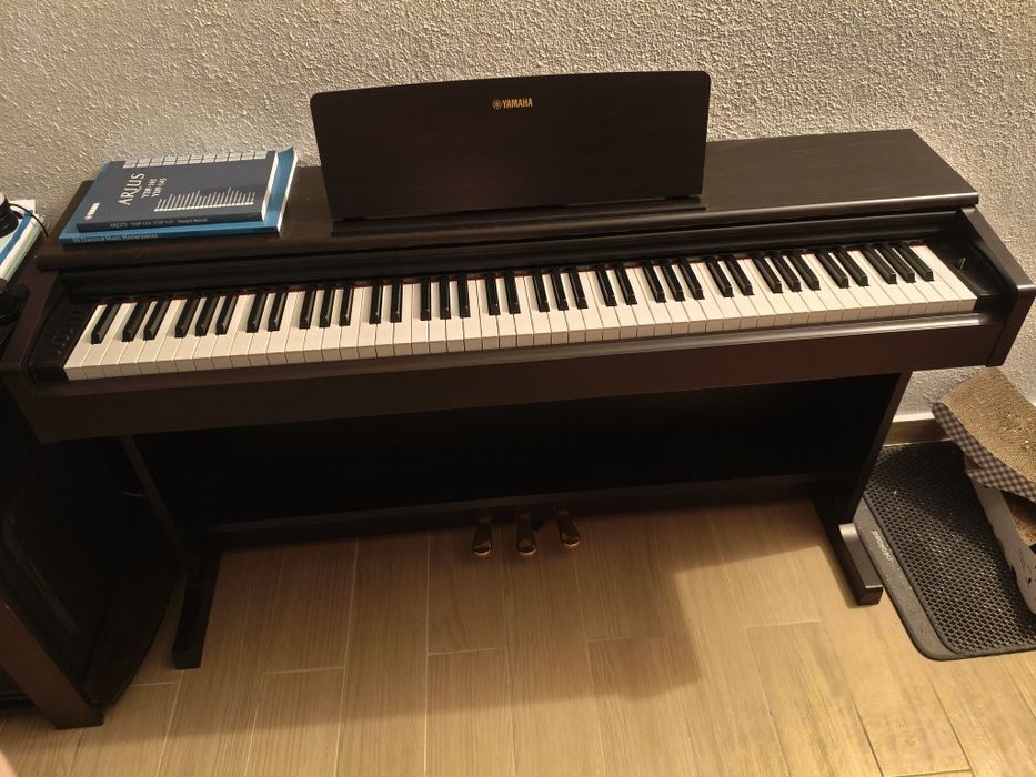 Piano Yamaha Arius Ydp145 Rosewood