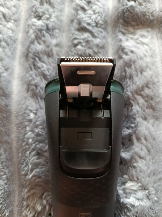 Продам Електробритву Philips 3000 х series