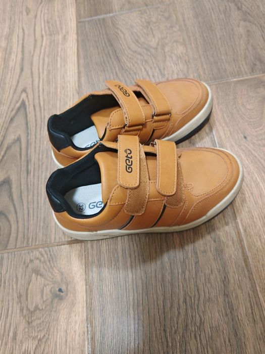 Buty sportowe eleganckie nr 32