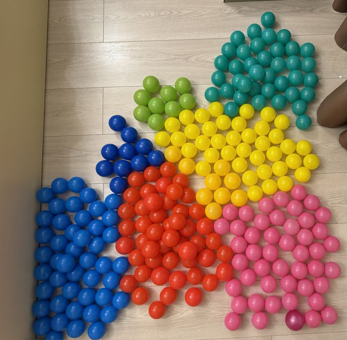 Шарики в сухой бассейн , палатку