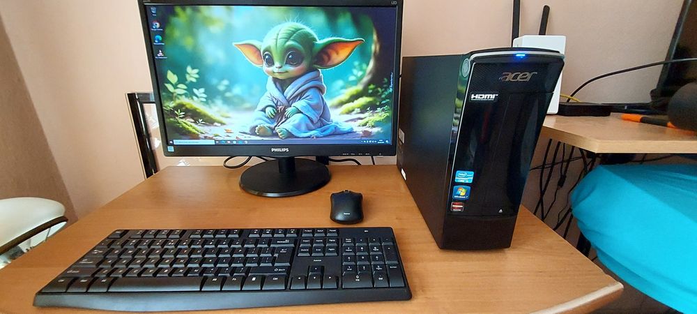 Komputer stacjonarny z monitorem