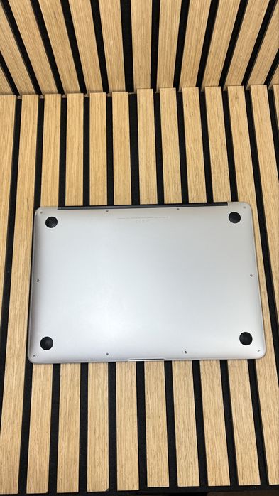 Продам MacBook Air 13” (2017)