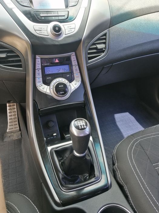 Hundai Elantra 2012