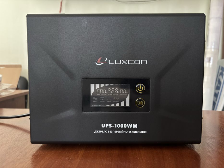 Продам ДБЖ інвертор Luxeon UPS 1000WM