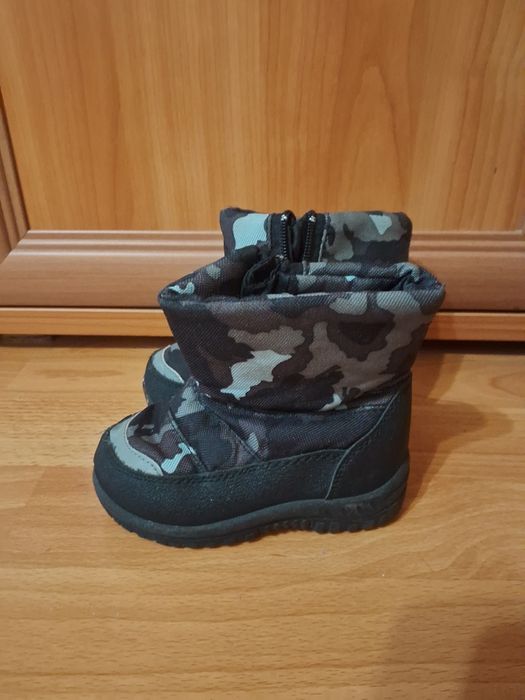Сапожки дитячі.  .