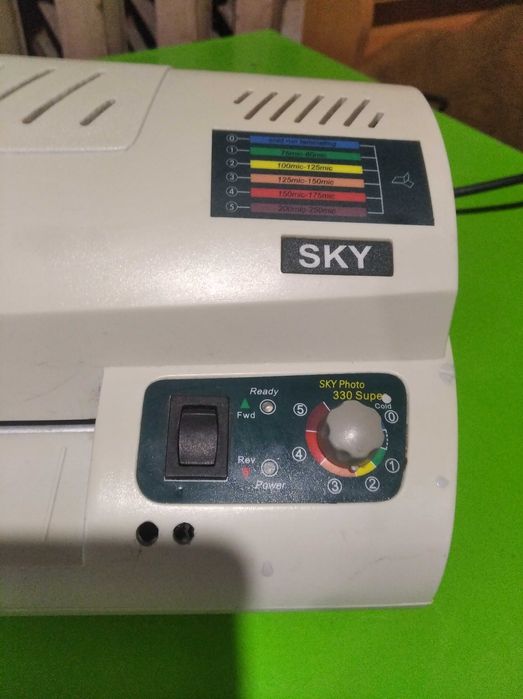 Ламінатор Sky Photo 330