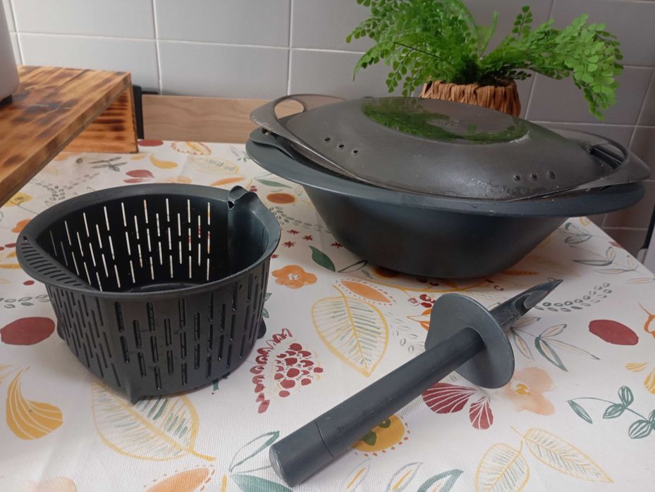 Vende-se Bimby TM5, em perfeitas condições, com todos os acessórios.