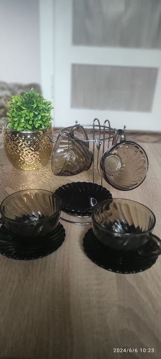 Komplet kawowy szklane filiżanki ze stojakiem 4 szt.