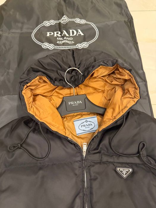 Prada куртка, 40р