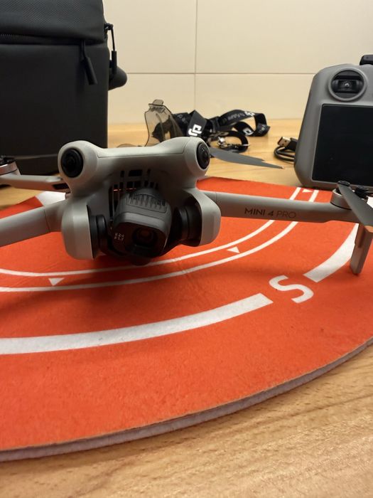 DJI Mini 4 Pro + RC + Mala
