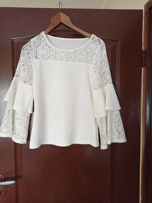 Biała bluzka z koronką S