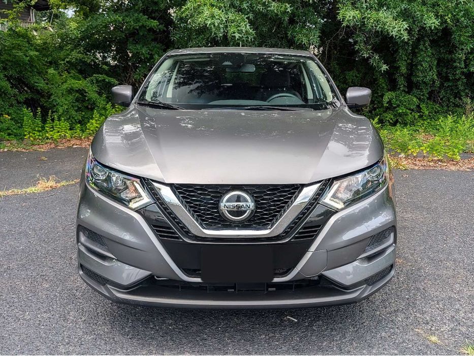 Nissan Rogue Sport      2021