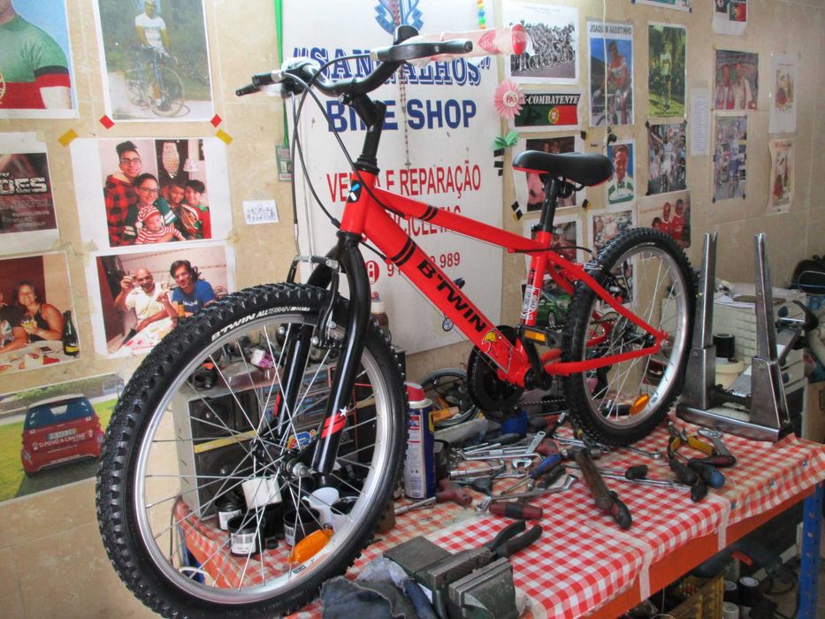 Bicicleta B’Twin roda 20 Vermelha 5 Velocidades