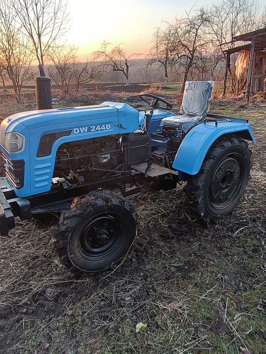 ТРАКТОР ДВ 244 повний привід