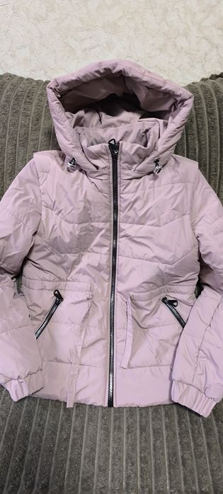 Вітровка на дівчинку