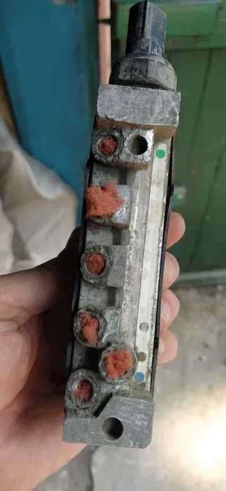 Блок клапанов компрессора airmatic w220 2203200258