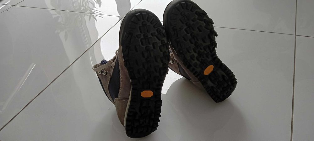 Buty trekingowe damskie