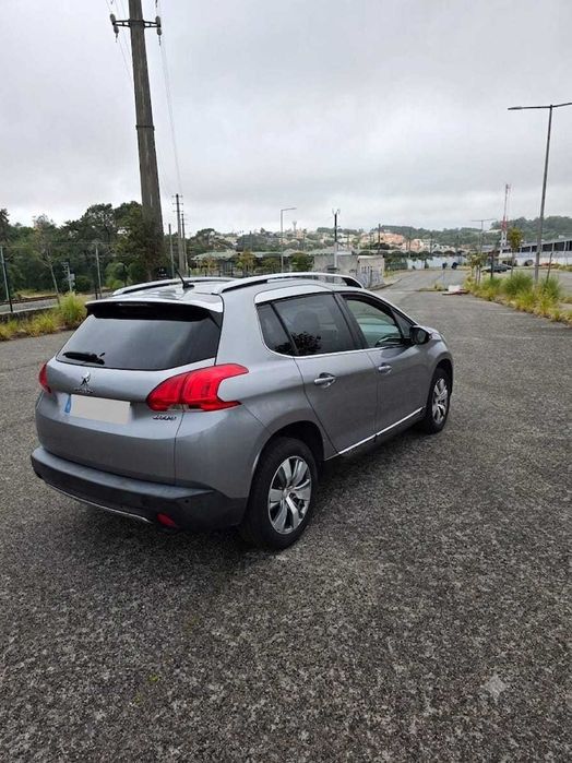 Peugeot 2008 — fotografia 3