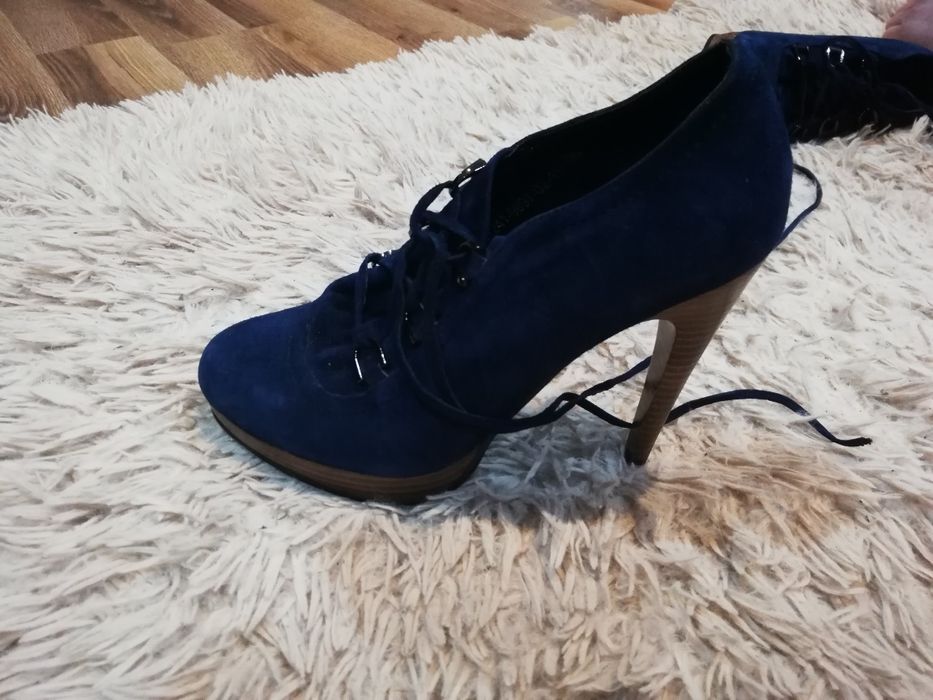 Buty szpilki kazar r. 36 na obcasie granatowe