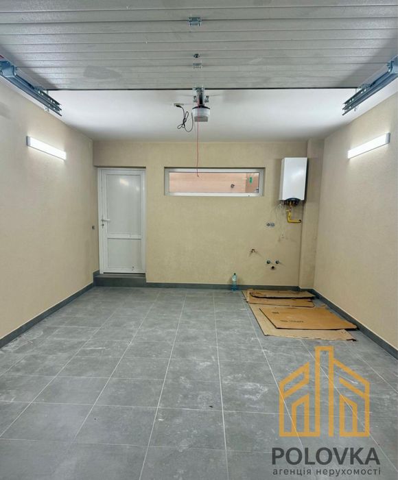 БЕЗ КОМІСІЇ Продаж 3-кімнатного таунхаусу з гаражем у центрі міста