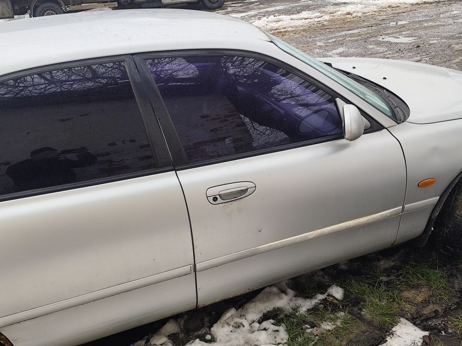 Мазда легковий автомобіль