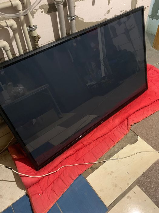 Телевізор LG 60 дюймів,плазма,б/у 3000грн
