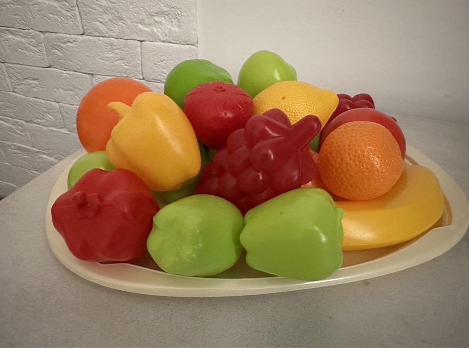 Дитячий набір овочів та фруктів на підносі + дитячі ваги весы