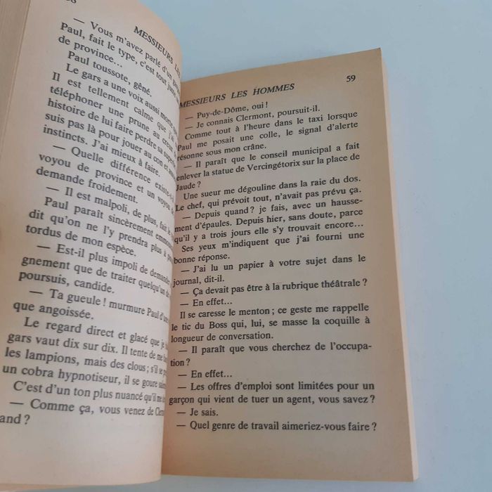 Livro de Bolso em Francês Messieurs Les Hommes de San-Antonio